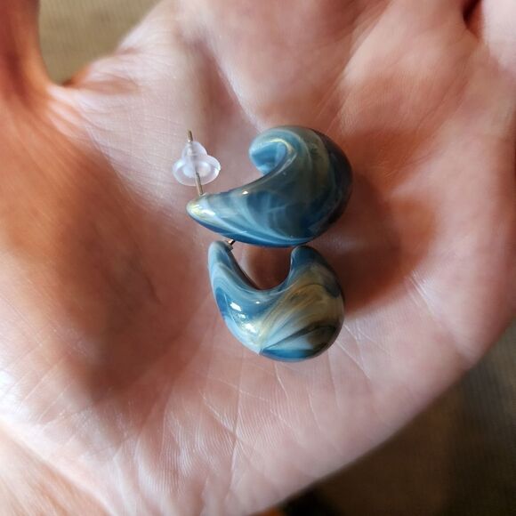 MM Lafleur Reese Earrings in Oceana - Picture 4 of 4